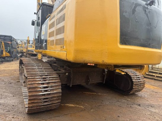 CAT 352 FL UHD 30m boom incl normal boom 352 FL UHD 30m boom incl normal boom 2015 2 Crawler Excavators image 4