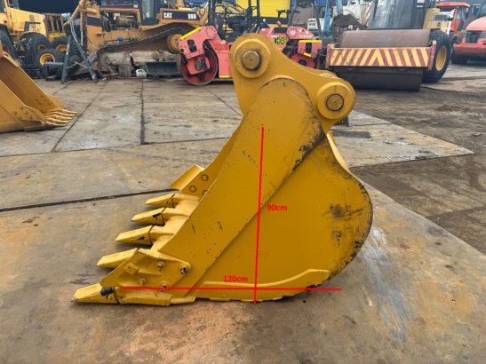 CAT 320 bucket OM 33 2025 1 image 13
