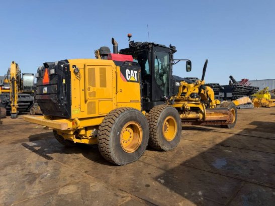 CAT 12 M 3 12 M 3 2015 2 Motor graders image 5