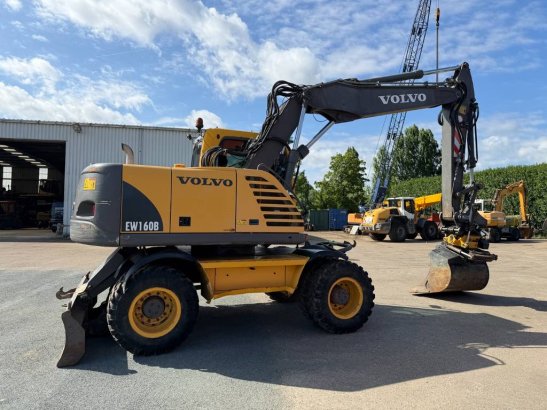 Volvo EW 160 B with rotortilt EW 160 B with rotortilt 2006 2 Wheeled Excavators image 5