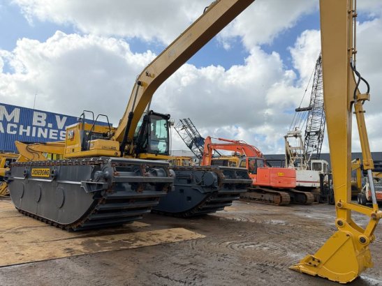 CAT 320 swampbuggy amphibious bigfloat 33 2025 2 Crawler Excavators image 6