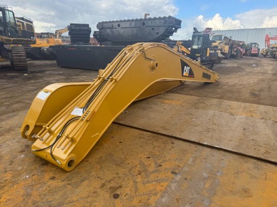 CAT 320 GC LONG REACH BOOM 15M 33 2026 1 image 17