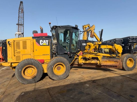CAT 12 M 3 12 M 3 2015 2 Motor graders image 6