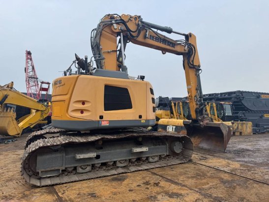 Liebherr R926 Compact Litronic FULL OPTION R926 Compact Litronic FULL OPTION 2015 2 Crawler Excavators image 6