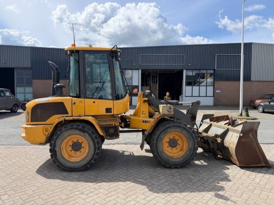 Volvo L 30 GS L 30 GS 2015 2 Wheel Loaders image 6