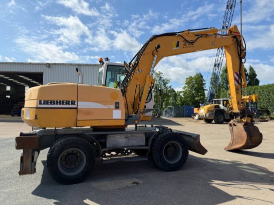 Liebherr A 316 ( engcon rotortilt ) 6665 2002 2 Wheeled Excavators image 6