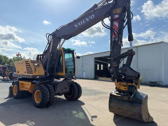 Volvo EW 160 B with rotortilt EW 160 B with rotortilt 2006 2 Wheeled Excavators image 6