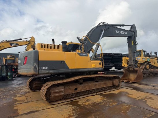 Volvo EC 300 D L EC 300 D L 2014 2 Crawler Excavators image 6