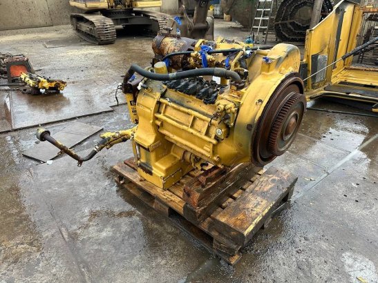 CAT 950 G II hydrolic pump / gearbox 254 2 image 7