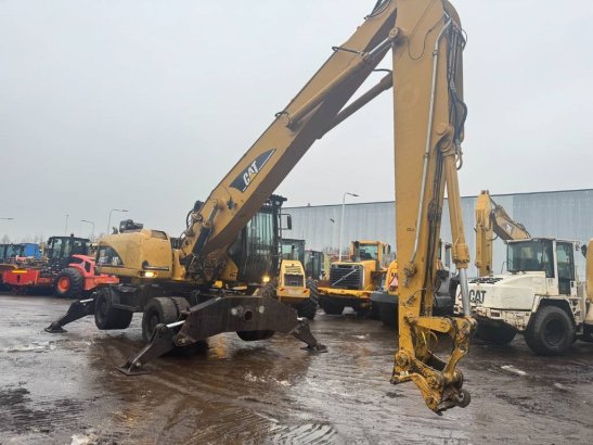CAT M 322 C M 322 C 2005 2 Other cranes image 39