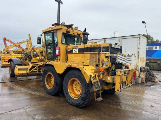 CAT 140 H 483 2000 2 Motor graders image 21