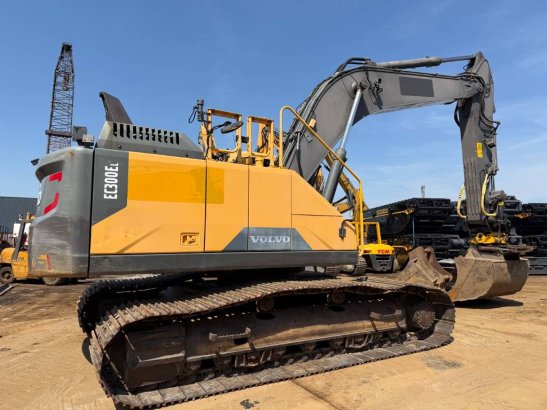 Volvo EC300EL trimble gcs900 engcon rotortilt 3x bucke EC300EL trimble gcs900 engcon rotortilt 3x bucke 2015 2 Crawler Exc...