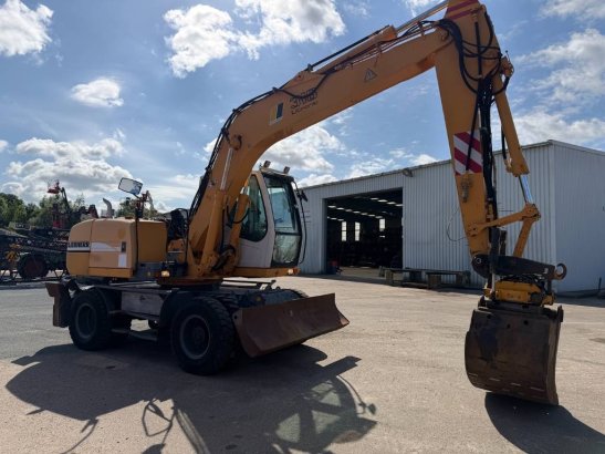 Liebherr A 316 ( engcon rotortilt ) 6665 2002 2 Wheeled Excavators image 7