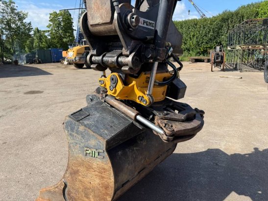 Volvo EW 160 B with rotortilt EW 160 B with rotortilt 2006 2 Wheeled Excavators image 7