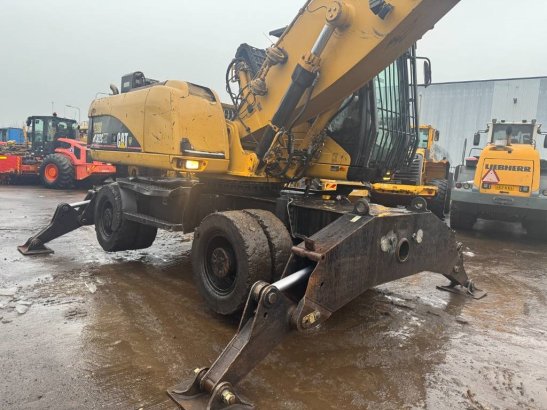 CAT M 322 C M 322 C 2005 2 Other cranes image 23
