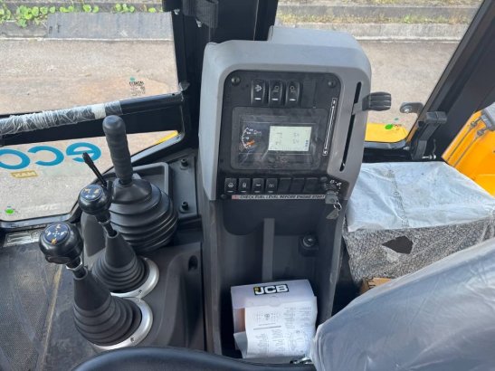 JCB 3 CX ECO 6 in 1 bucket ( UNUSED ) 2151 2025 2 image 8