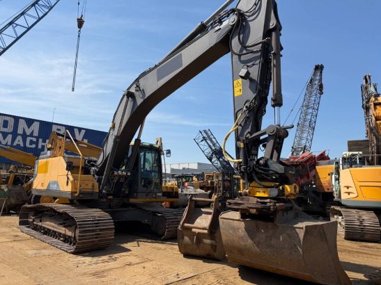 Volvo EC300EL trimble gcs900 engcon rotortilt 3x bucke EC300EL trimble gcs900 engcon rotortilt 3x bucke 2015 2 Crawler Exc...