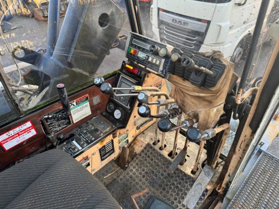 Sumitomo LS218RH 80 TONS 33M BOOM Sumitomo LS218RH 80 TONS 33M BOOM 1992 2 Crawler Cranes image 9