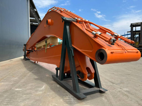 Hitachi ZX210 18m Set image