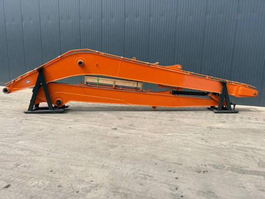 Hitachi ZX210 18m Set image