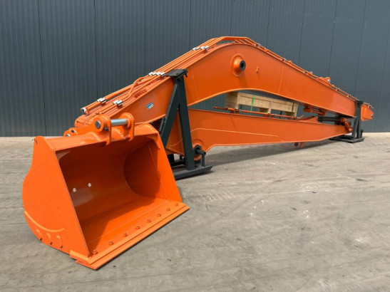 Hitachi ZX210 18m Set image