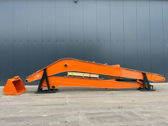 Hitachi ZX220 18m Set image