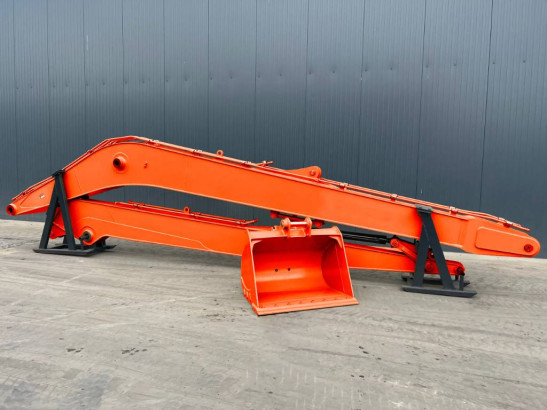 Hitachi ZX225 18m Set image