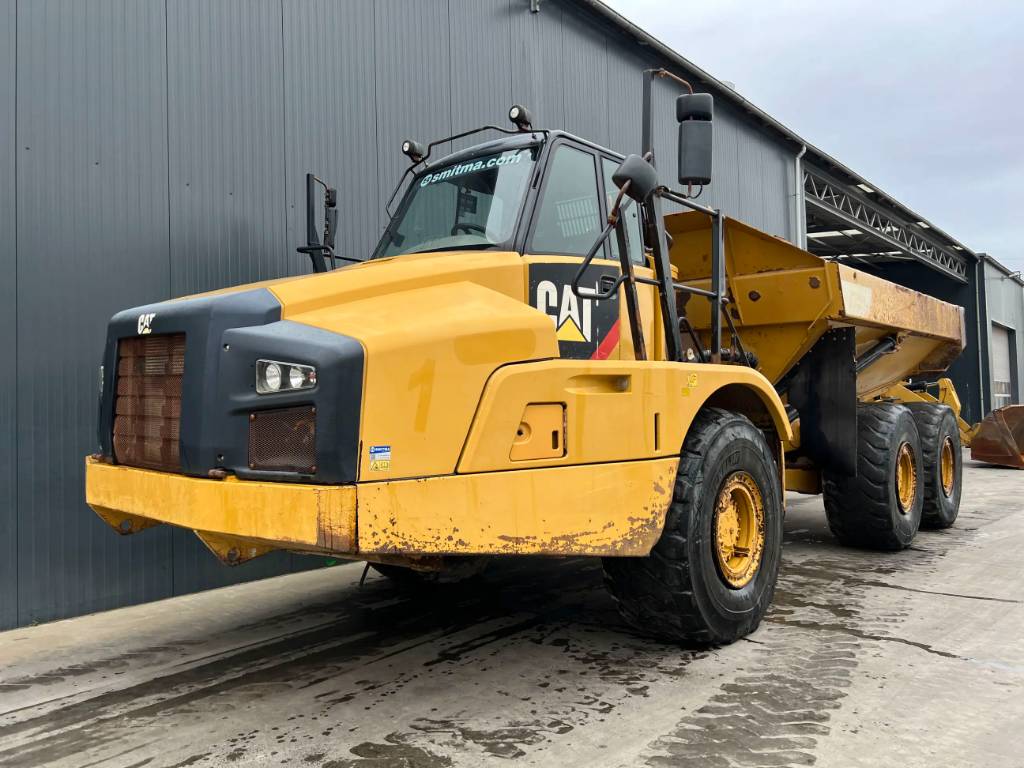 CAT 735B image
