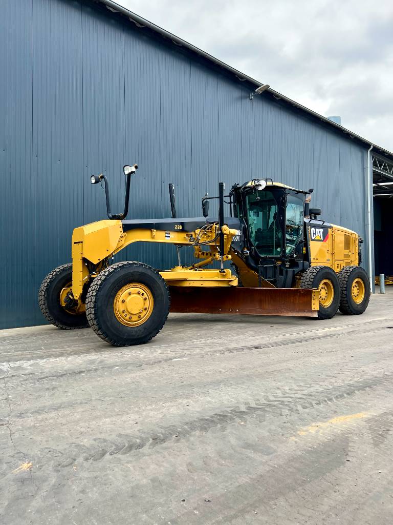 CAT 140M2 AWD image