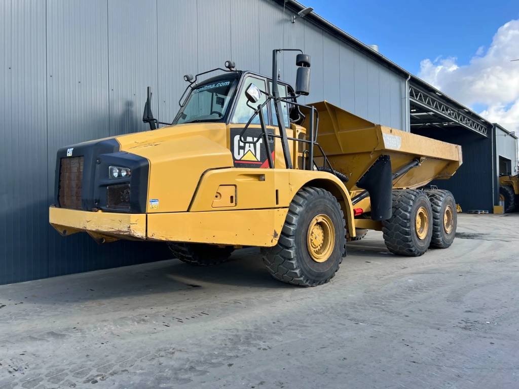 CAT 735 | 735B image