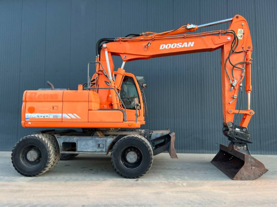 Doosan DX170W image