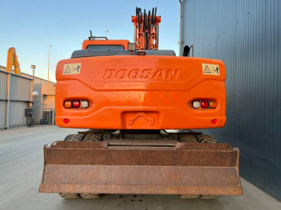 Doosan DX170W image