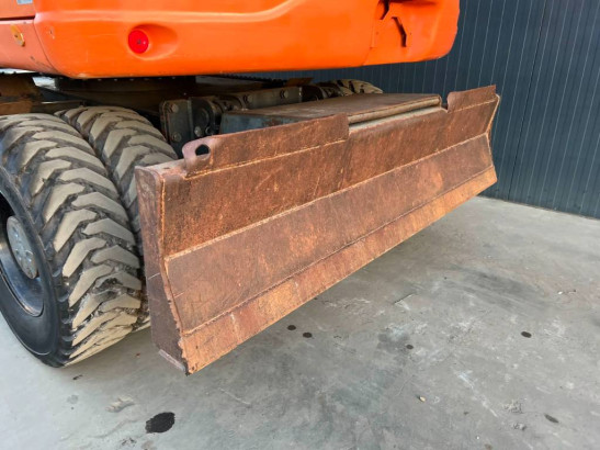 Doosan DX170W image