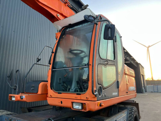 Doosan DX170W image
