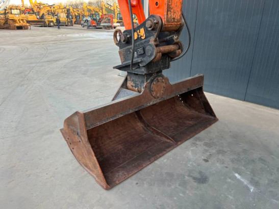 Doosan DX170W image