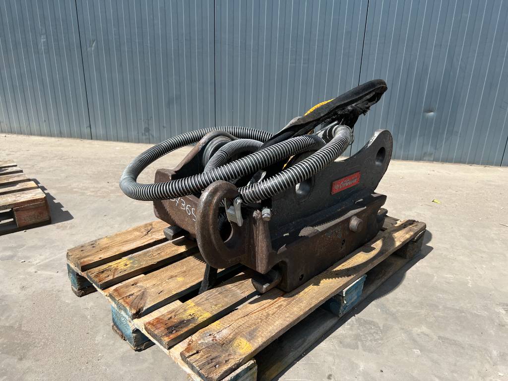 OilQuick OQ70/55 - EC210 / EC220 image