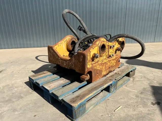 OilQuick OQ80 - 330F / 329E image