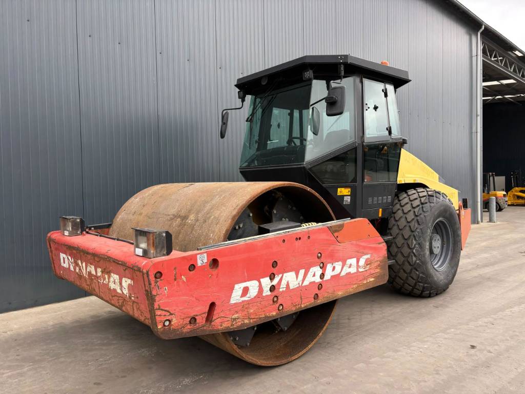 Dynapac CA602D image