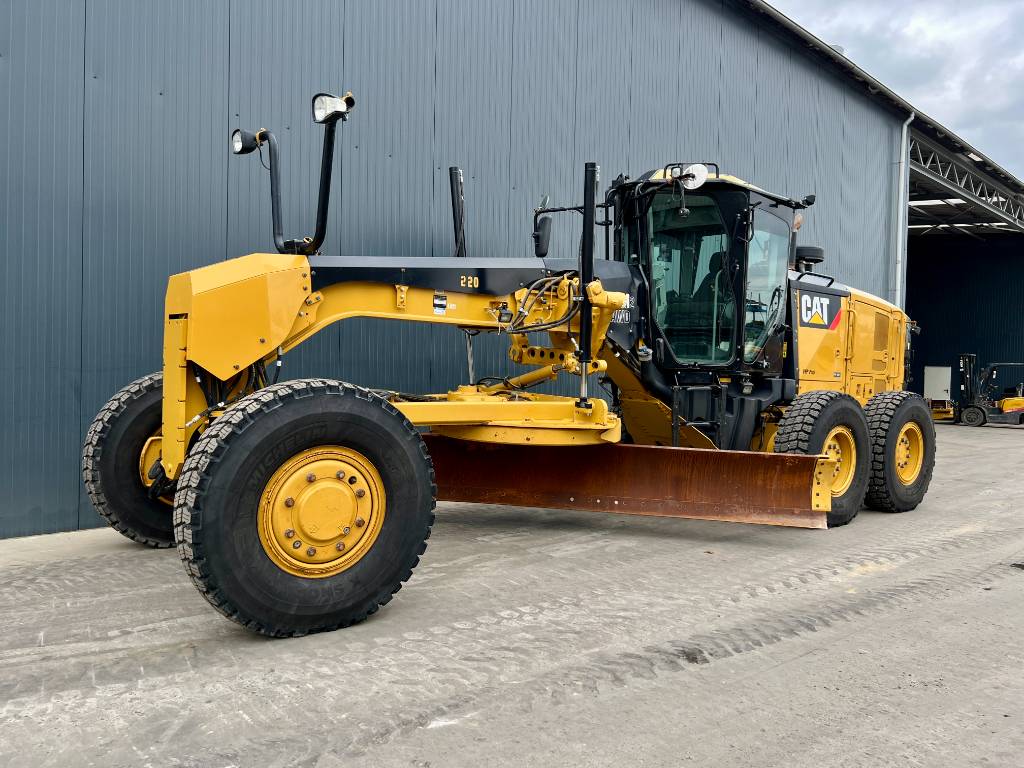 CAT 140M2 AWD image