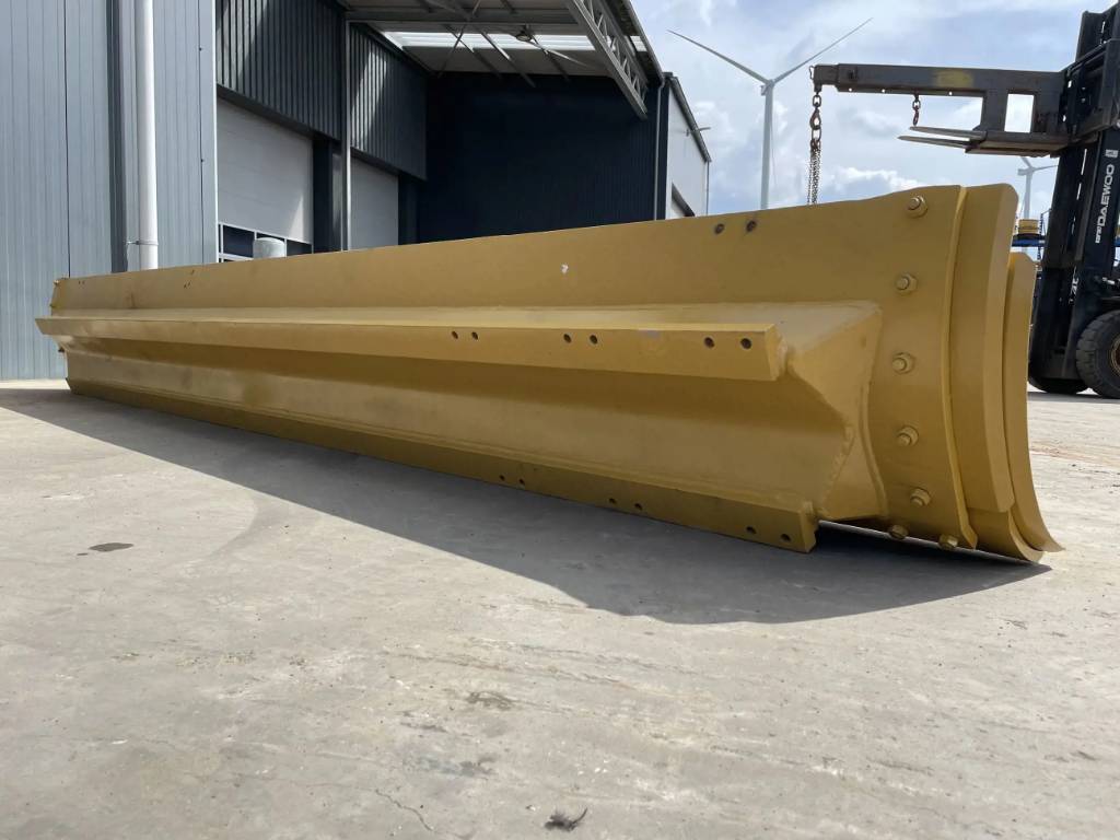 CAT 12G Moldboard image