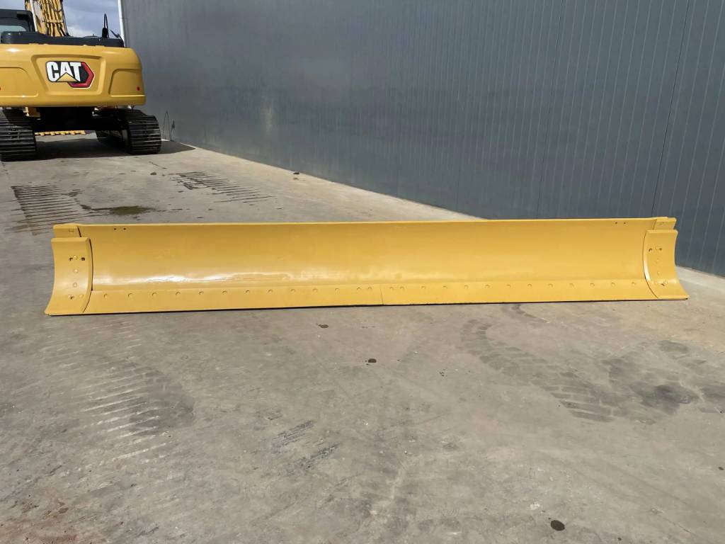 CAT 140K Moldboard image