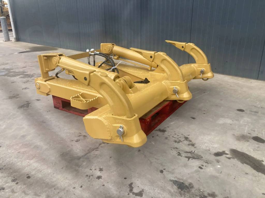 CAT D5M Ripper image