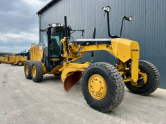 CAT 140 M 2 AWD