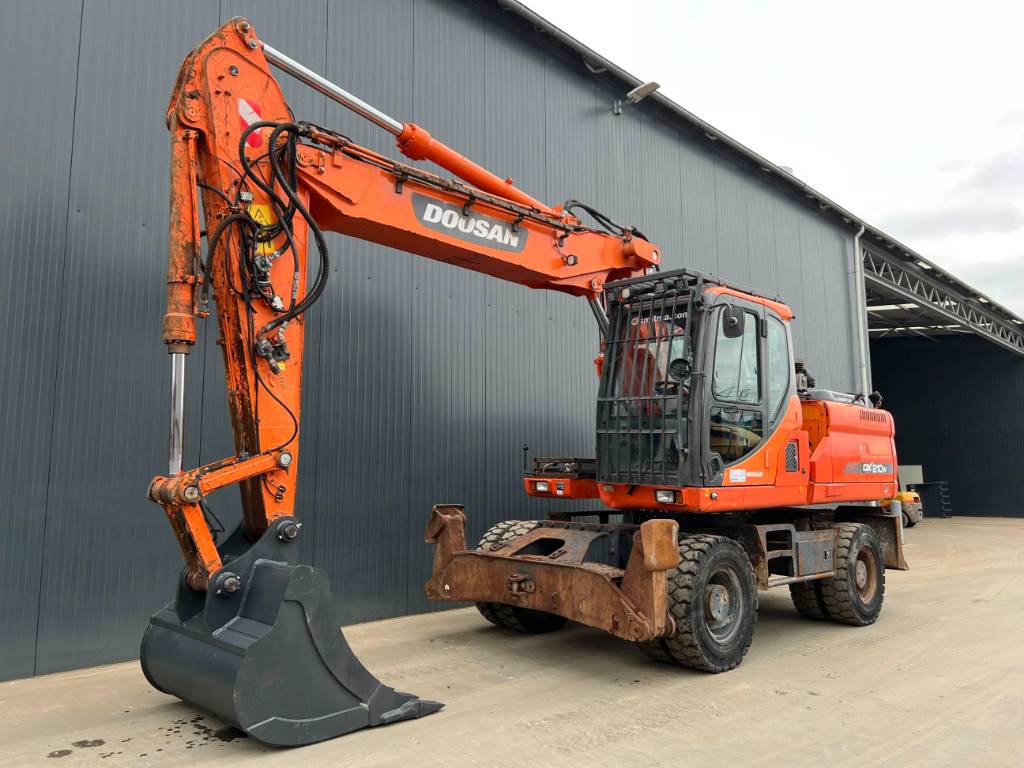 Doosan DX210W image