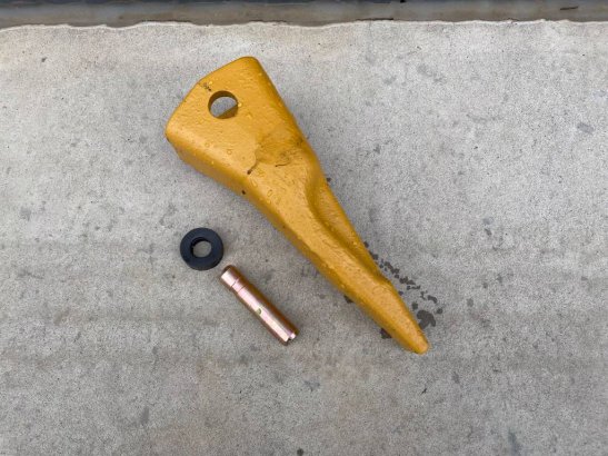 CAT 120H / 120M / 140H / 140M / 160H / 160M Ripper Tip 1137 2026 1