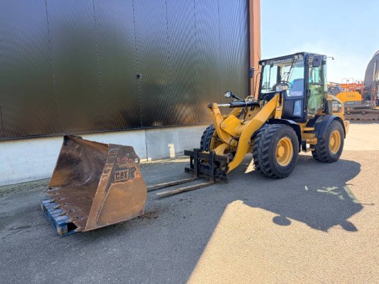 CAT 908M | NEW TYRES 908M | NEW TYRES 2017 2 Wheel Loaders