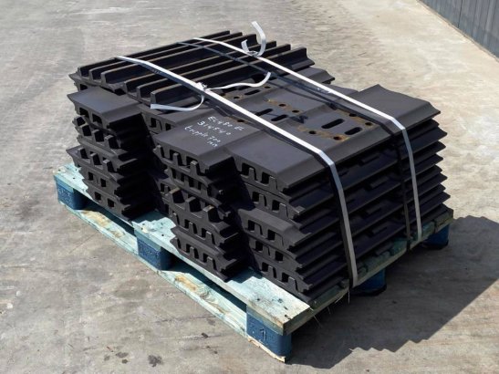 CASE CX330 / CX350 Shoes/Pads CX330 / CX350 Shoes/Pads 2026 1