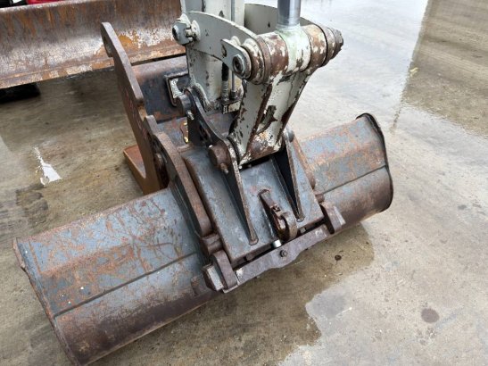 Takeuchi TB235 TB235 2010 2 image 10
