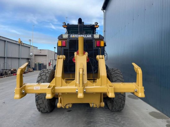 CAT 140M 483 2014 2 Motor graders image 10