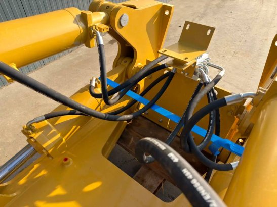 CAT D8R Multi Shank Ripper D8R Multi Shank Ripper 2026 1 image 10